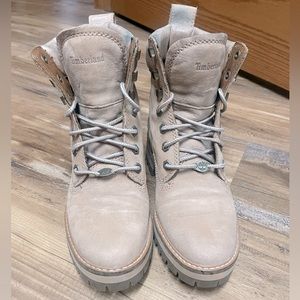 Blush Timberland’s